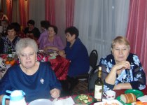 Новогодний вечер в клубе пожилого человека для жителей поселка "Новогодний серпантин"